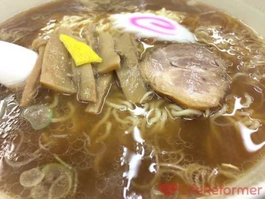 昔ながらの中華そばが通常で2玉も食べれちゃう 中華そば専門店 勝や 小田急線梅ヶ丘駅より徒歩1分 ライフリフォーマー